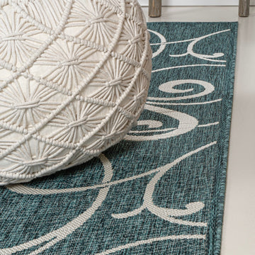 Maribel Traditional Classic All-Over Scroll Area Rug